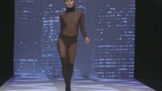 5. Lingerie curvy model ramp walk lace top bikini bra panty
