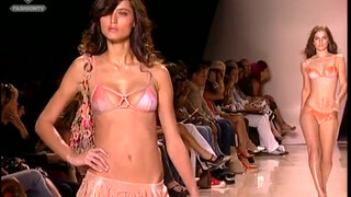 3. fashiontv | FTV.com – TENDANCE SEXPOT FEM PE 2005