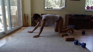 8. yoga for flexibility / splits / backbends / handstands with funny cat