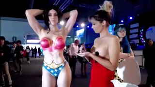 4. Nude Body Paint Art ???? +24 Wonder Woman Cosplay ????