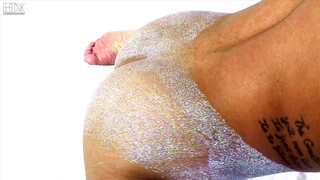 7. LADY LA’TRYCE – PEARLESCENT TWO *glitter body paint clip* [EBONX TV]