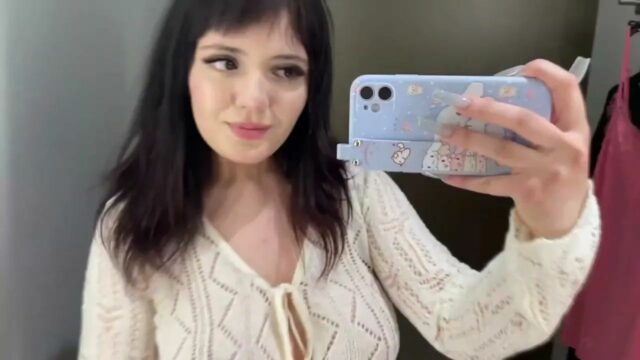 Youtuber Exposes Herself For Views You Won’t Believe This Video ! Nudity, Sexually and